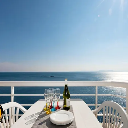 In With Stunning Sea Views * Roses