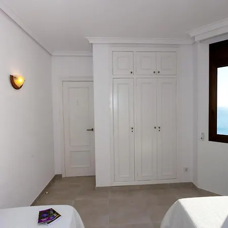 In With Stunning Sea Views *
