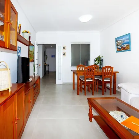 Beautiful 2-bedroom For 5 People Apartment *