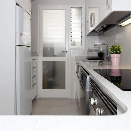 Beautiful 2-bedroom For 5 People Roses