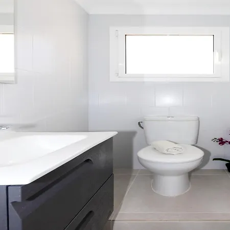 Beautiful 2-bedroom For 5 People Apartment