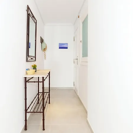 Beautiful 2-bedroom For 5 People * Roses